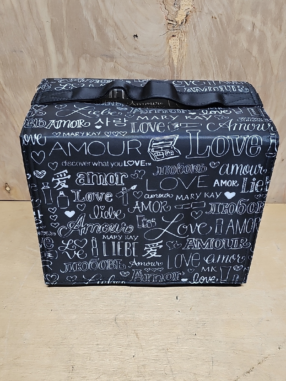 Mary Kay Black and White Cosmetic Travel Case with Script Print Brand New